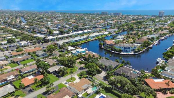 Lighthouse Point Residential, 2250 NE 35th St, Lighthouse Point, Florida 33064, image 1
