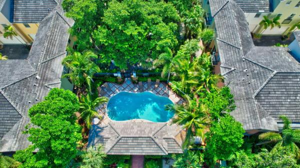 Heritage Club, 1051 E Heritage Club Cir, Delray Beach, Florida 33483, image 1