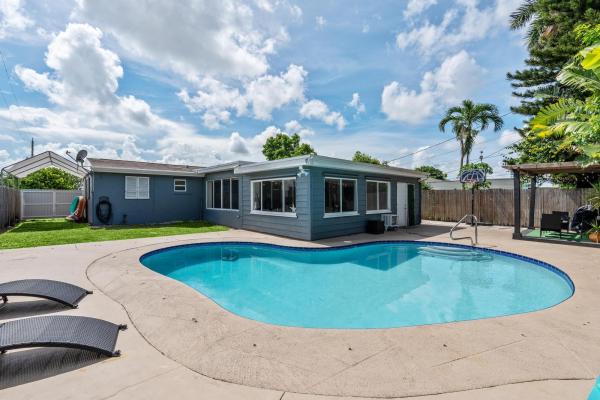 Gun Club Estates, 76 E Browning Dr, West Palm Beach, Florida 33406, image 1