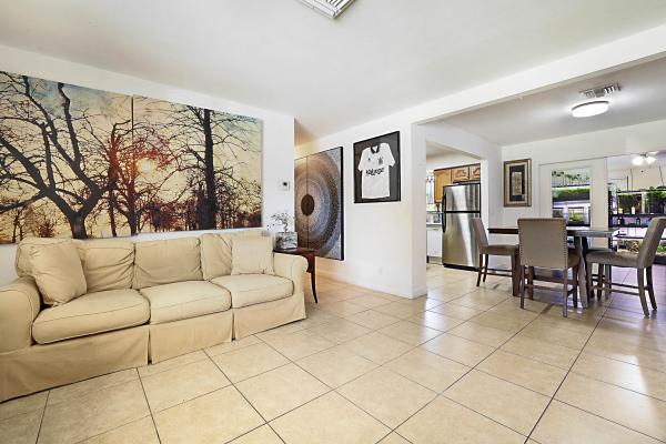 Crescent Heights, 305 SW 2nd St, Boynton Beach, Florida 33435, image 2