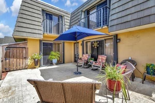 Village Of Sandalwood Lakes, 3818 38th Way, West Palm Beach, Florida 33407, image 3
