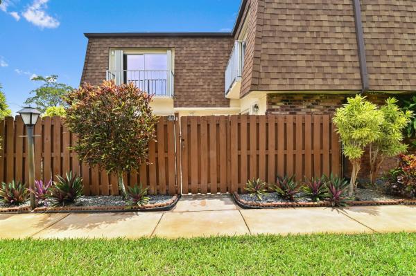 Los Mangos Patio Villas, 562 SE 27th Ter, Boynton Beach, Florida 33435, image 1