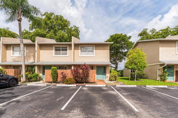 Lakewood East, 800 Banks Rd, Coconut Creek, Florida 33063, image 1