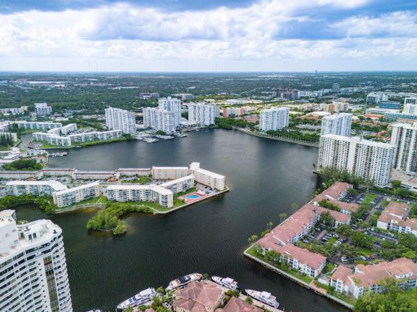 1000 Island Boulevard, 1000 W Island Blvd #2703, Aventura, Florida 33160, image 3