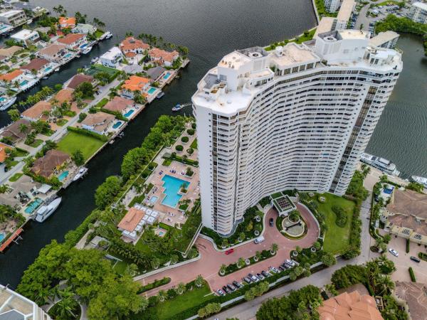 1000 Island Boulevard, 1000 W Island Blvd #2703, Aventura, Florida 33160, image 2