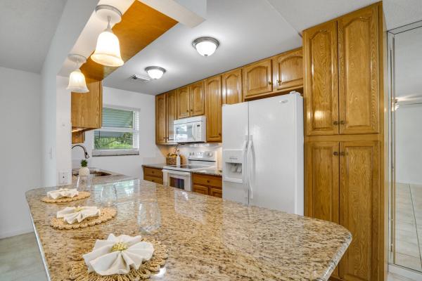 230 High Point Ct #C, Boynton Beach, Florida 33435, image 3