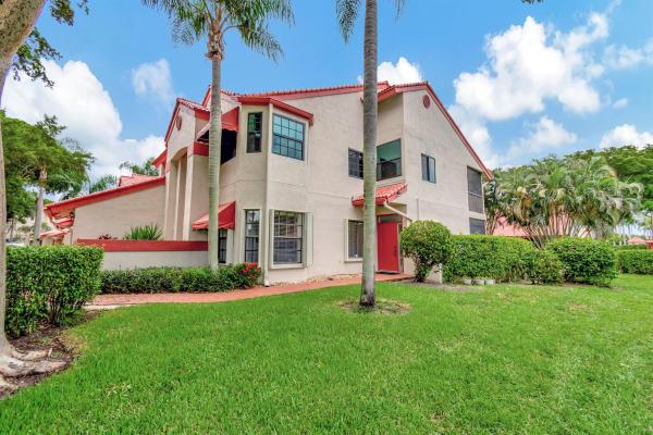 The Lexington Club Villas, 7884 Lexington Club Blvd #B, Delray Beach, Florida 33446, image 1