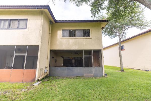 Sunblest Townhomes, 4718 NW 89th Ave, Sunrise, Florida 33351, image 2