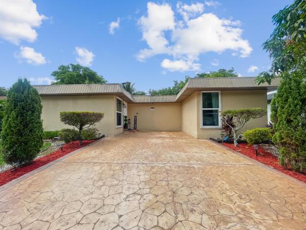 Vanguard Village 15, 7201 NW 68th St, Tamarac, Florida 33321, image 1