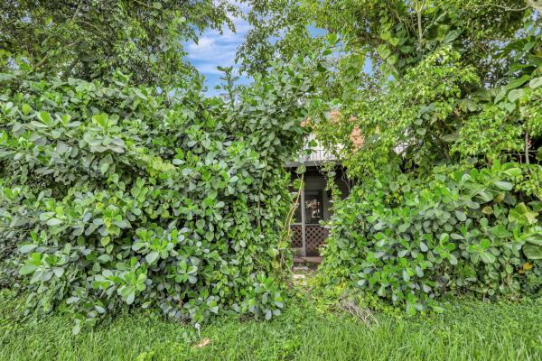 Chateaulaine, 11571 NW 2nd St, Plantation, Florida 33325, image 2