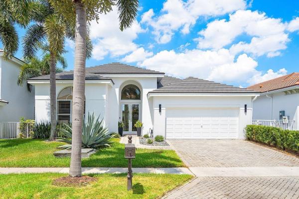 Regents Square Of Woodfield Country Club, 5712 Regency Cir, Boca Raton, Florida 33496, image 1