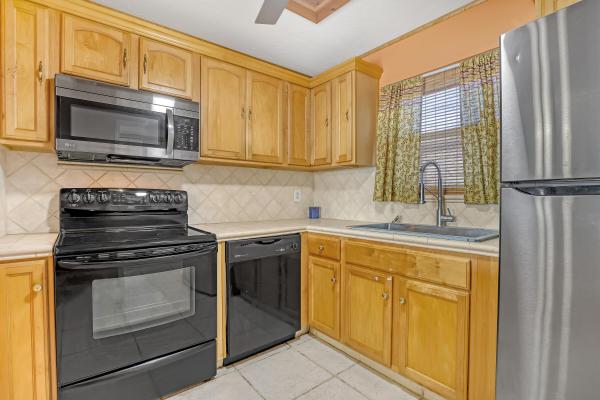 Lakeside Village, 719 Lori Dr #214, Palm Springs, Florida 33461, image 1