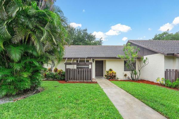 Tradewinds At Dos Lagos, 101 Via De Casas Norte, Boynton Beach, Florida 33426, image 1