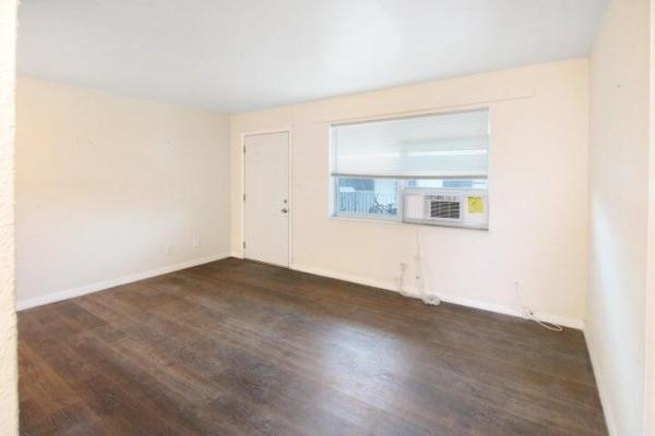 Raders, 698 SW 4th St, Belle Glade, Florida 33430, image 2