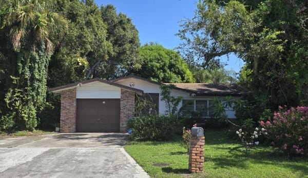 Maravilla Gardens, 812 Palm Ave, Fort Pierce, Florida 34982, image 1