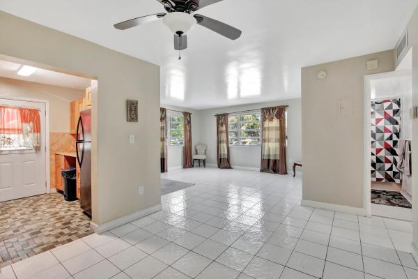 Romont South, 20310 NE 2 Ave #17, Miami Gardens, Florida 33179, image 1