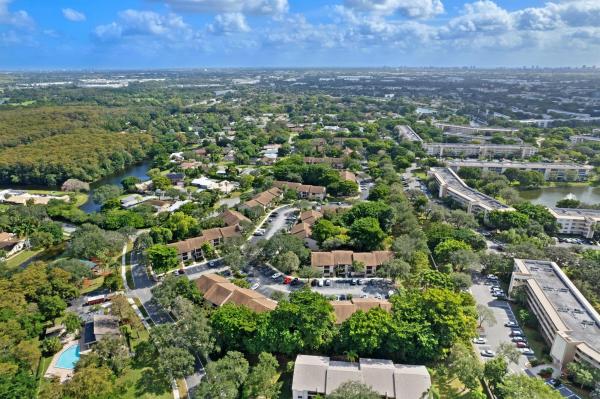Karanda Village, 3819 Cocoplum Cir #3586, Pompano Beach, Florida 33063, image 1
