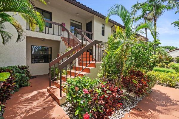 Glades Of Boca Lago, 21719 Arriba Real #J, Boca Raton, Florida 33433, image 1
