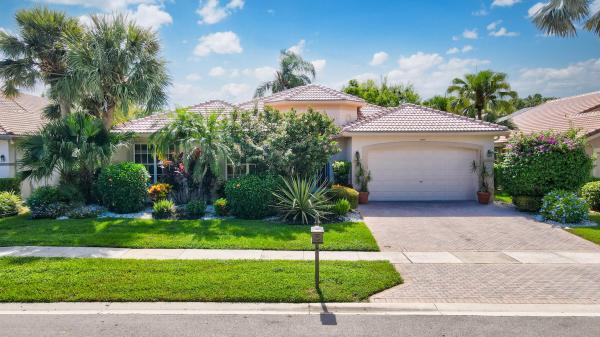 Valencia Lakes, 11717 Cardenas Blvd, Boynton Beach, Florida 33437, image 2