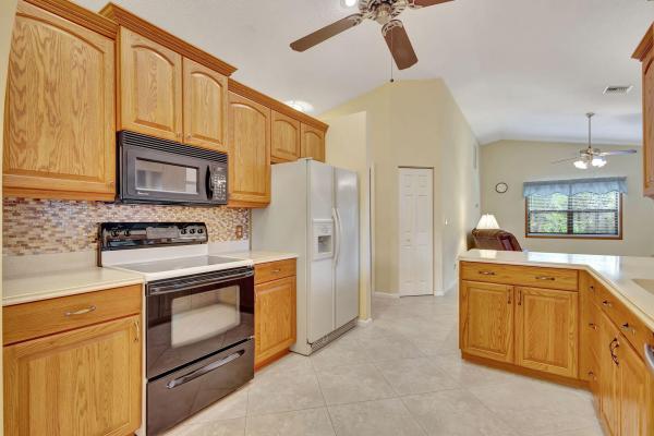 Sugar Pond Manor, 1824 Primrose Ln, Wellington, Florida 33414, image 2