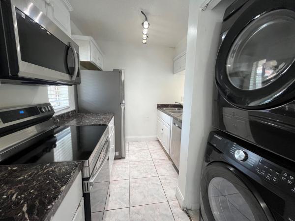 Lakewood Village Of Coral Springs, 9962 Twin Lakes Dr #7-P, Coral Springs, Florida 33071, image 1