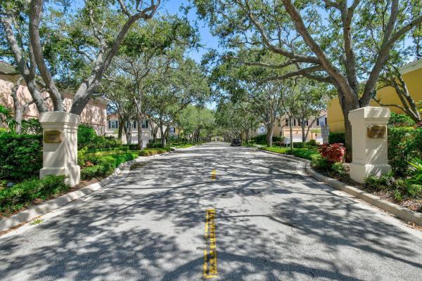 Tequesta Oaks, 59 Live Oak Cir, Tequesta, Florida 33469, image 1