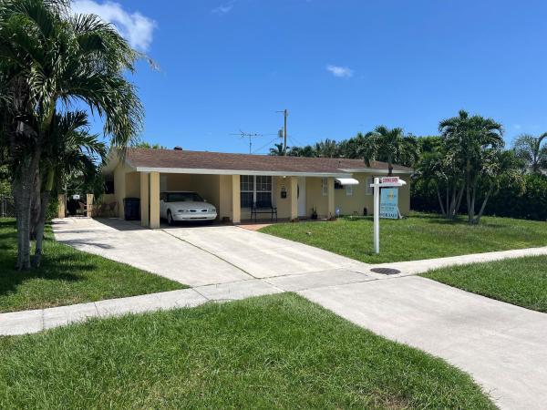 Cresthaven Of Palm Beach, 2648 Lakehaven Rd, West Palm Beach, Florida 33415, image 1