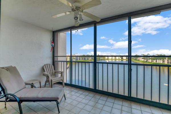 Huntington Pointe, 6121 Pointe Regal Cir #410, Delray Beach, Florida 33484, image 2