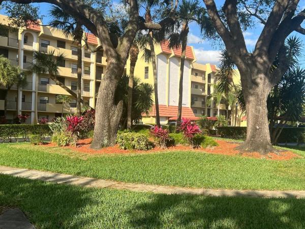The Pines Of Boca Barwood, 23344 Carolwood Ln #207, Boca Raton, Florida 33428, image 1