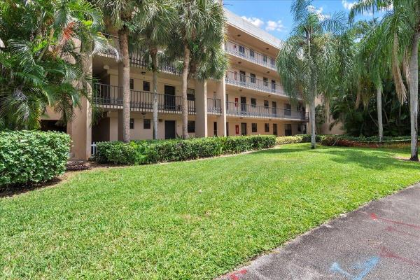 Sunrise Of Palm Beach, 4760 Lucerne Lakes Blvd #105, Lake Worth Beach, Florida 33467, image 1
