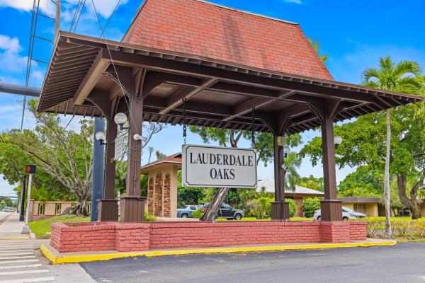 Lauderdale Oaks, 3071 NW 47th Ter #224, Lauderdale Lakes, Florida 33313, image 1