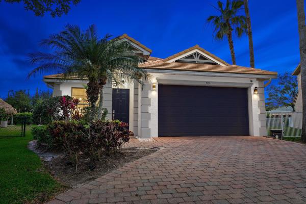 Magnolia Grove, 539 Belle Grove Ln, Royal Palm Beach, Florida 33411, image 1