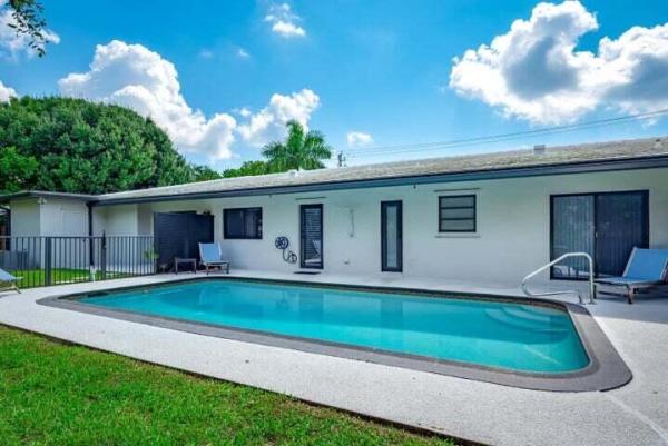 Delray Manors, 5901 NE 7th Ave, Boca Raton, Florida 33487, image 1
