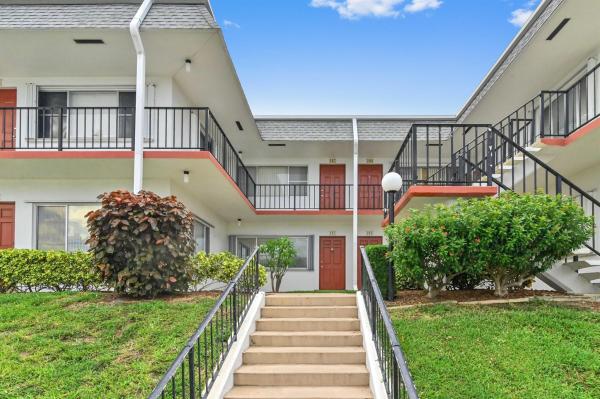 3120 Cynthia Ln #206, Lake Worth Beach, Florida 33461, image 1