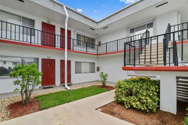Murry Hills, 3120 Cynthia Ln #206, Lake Worth Beach, Florida 33461, image 2