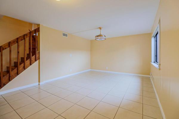 Valencia Village, 34 Seville Cir #4-50, Davie, Florida 33324, image 2