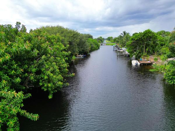Waterside Estates, 2438 Waterside Dr, Lake Worth, Florida 33461, image 2