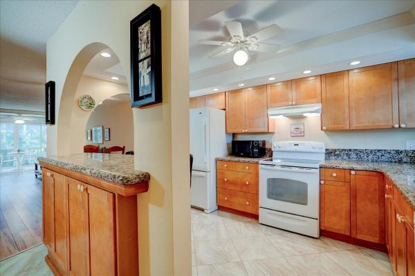 Seagate Of Gulfstream, 2002 S Federal Hwy #204, Boynton Beach, Florida 33435, image 2