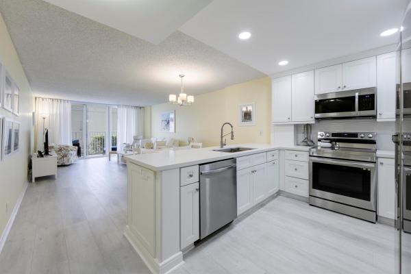 Le Chateau Royal, 3540 S Ocean Blvd #101, South Palm Beach, Florida 33480, image 1