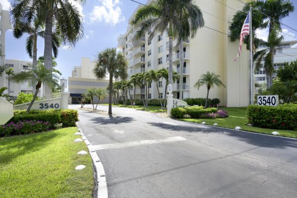 Le Chateau Royal, 3540 S Ocean Blvd #101, South Palm Beach, Florida 33480, image 3
