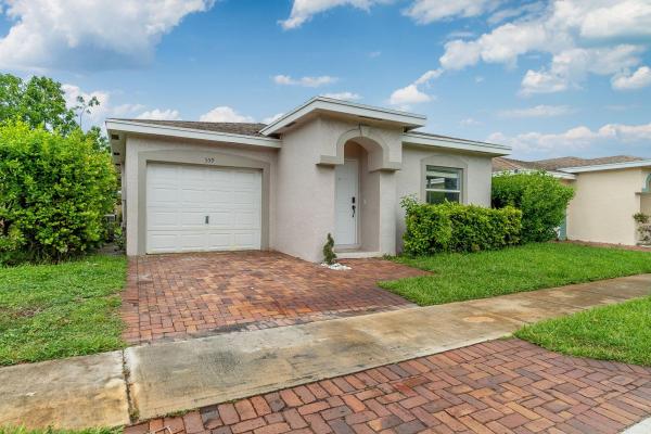 East Ridge, 559 E Ridge Cir, Boynton Beach, Florida 33435, image 1