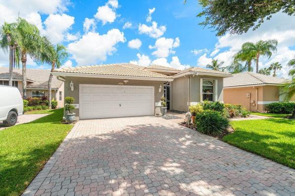 Palm Beach Bath & Tennis, 5536 Grande Palm Cir, Delray Beach, Florida 33484, image 1