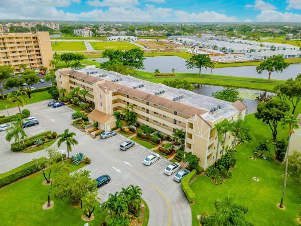 Huntington Lakes 3, 7146 Huntington Ln #208, Delray Beach, Florida 33446, image 1