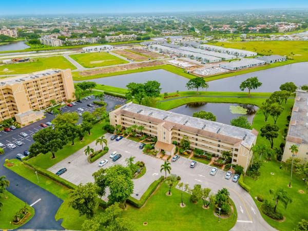 Huntington Lakes 3, 7146 Huntington Ln #208, Delray Beach, Florida 33446, image 1