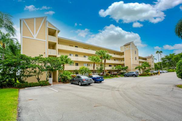 Huntington Lakes 3, 7146 Huntington Ln #208, Delray Beach, Florida 33446, image 2