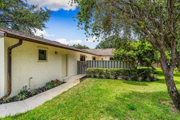 1437 Captains Walk #21a, Fort Pierce, Florida 34950, image 1