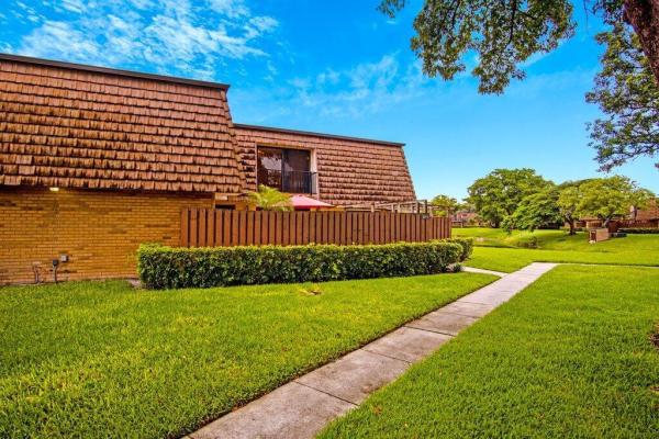 Sherwood Lakes, 2813 28th Ln, Greenacres, Florida 33463, image 1