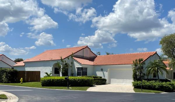 Waterford At Crystal Pointe, 2670 Mikasa Dr, Palm Beach Gardens, Florida 33410, image 1