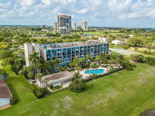 Lakeshore Club, 1830 Embassy Dr #307, West Palm Beach, Florida 33401, image 1