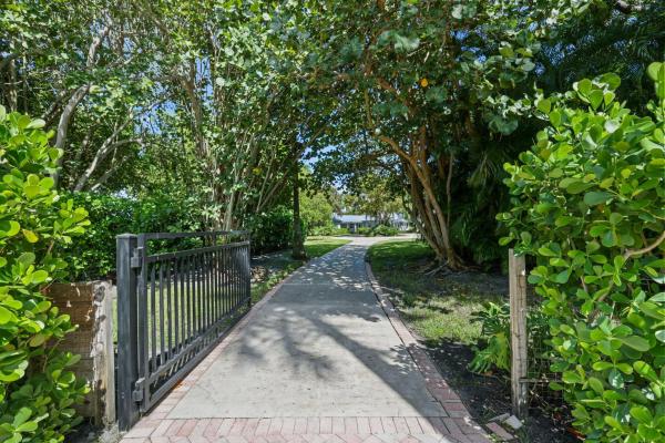 920 Hibiscus Ln, Delray Beach, Florida 33444, image 3